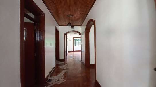 5 bedroom house for rent in Nyari image 17
