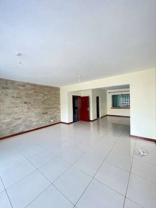 4 Bed Apartment with En Suite in Westlands Area image 2