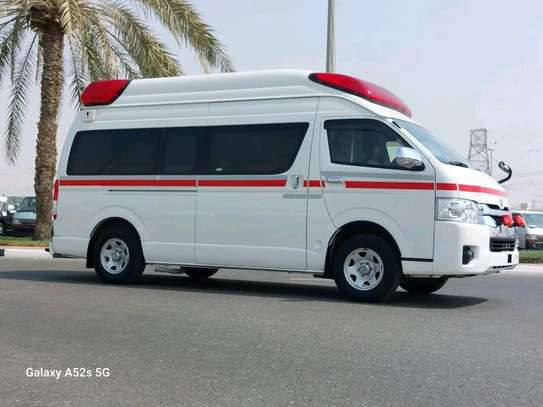 Toyota Hiace ambulance 2017 image 4