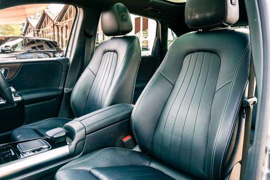 2019 Mercedes-Benz B180 Sunroof image 8