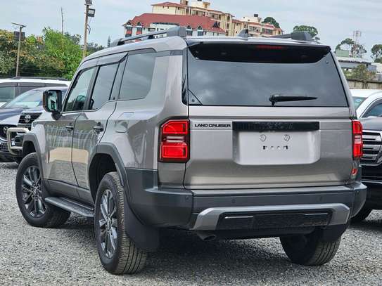 2024 Toyota land cruiser Prado ZX image 4