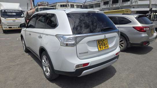 MITSUBISH OUTLANDER 2015MODEL 7 SEATER image 5