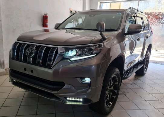 Toyota landcruiser Prado TXl image 3
