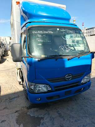 Hino Dutro boxbody image 3