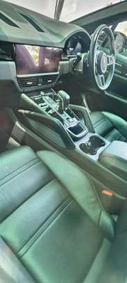 Porches Cayenne S 2018 image 6