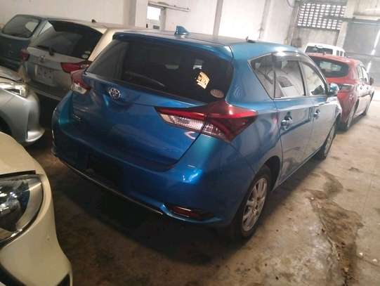 Toyota Auris newshape image 2