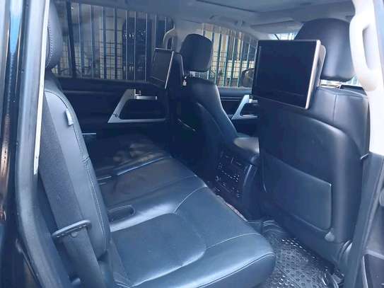 TOYOTA LAND CRUISER V8 ZX,2015(WE ACCEPT H.P ,DEPOSIT 3M) image 7