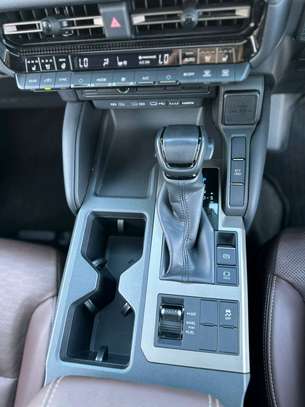 Toyota land cruiser prado J250 image 11