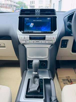 TOYOTA LANDCRUISER PRADO TX.L 2019MODEL SUNROOF image 13