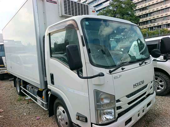ISUZU NPR85 freezer image 3