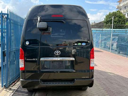 Toyota Hiace 7l highroof 2019 1KD image 6
