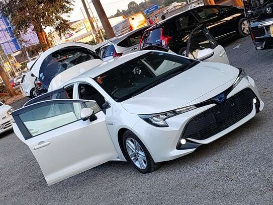 Toyota Corolla sport white color fully loaded 2019 model. image 8