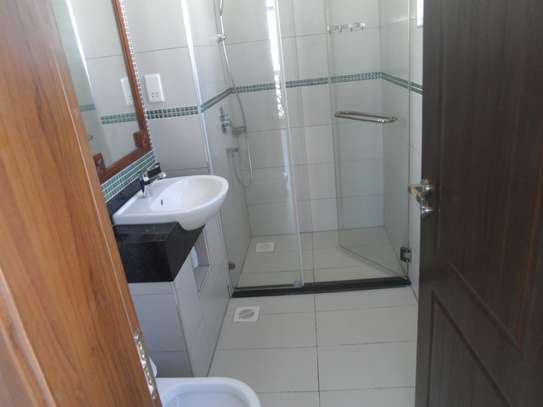 2 Bed Apartment with En Suite in Vipingo image 12