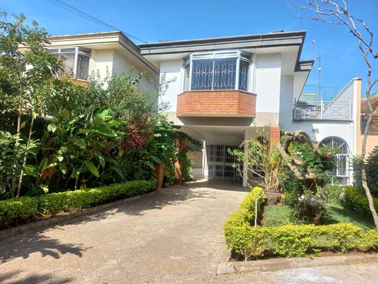 4 Bed Villa with En Suite at Grevillea Groove image 1