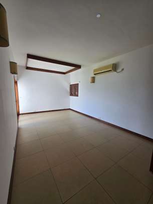 3 Bed Apartment with En Suite in Nyali Area image 9