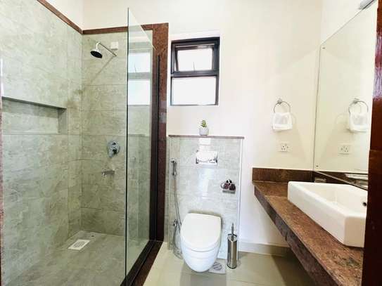 Serviced 2 Bed Apartment with En Suite in Westlands Area image 8