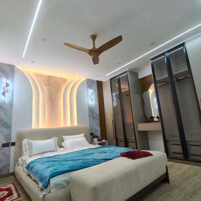 Serviced 2 Bed Apartment with En Suite at Tudor image 2