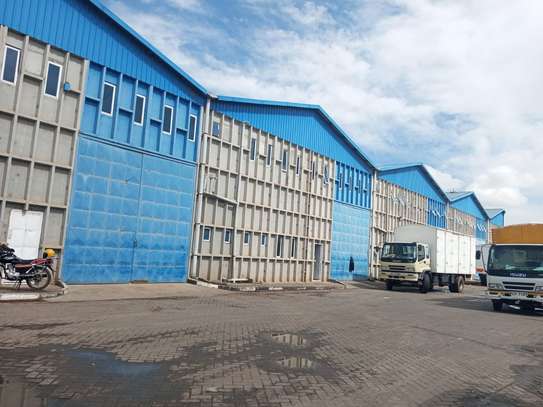 9,255 ft² Warehouse with Parking in Eastern ByPass image 3