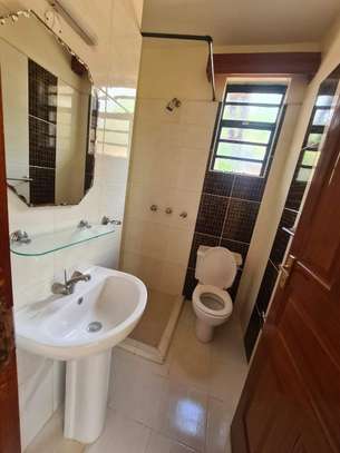4 Bed House with En Suite at Nyari image 3