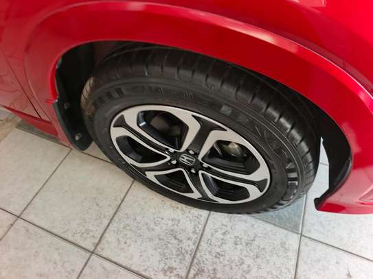 Honda vezel hybrid image 1