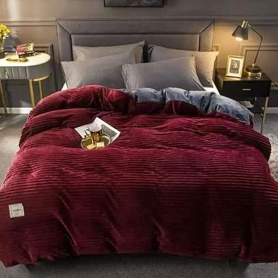 MAROON 6*6 VELVET DUVET image 1