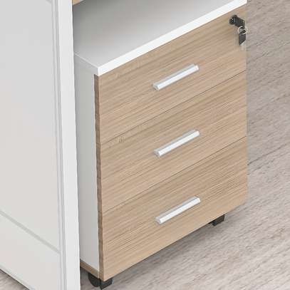 Workstations: Corner 6-User Brown Workstation image 6