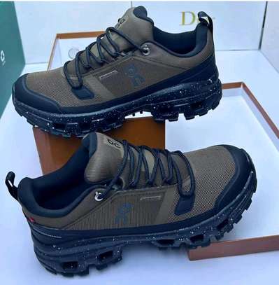 On-Running Cloudventure 42 EU Beige Trail Shoes image 2