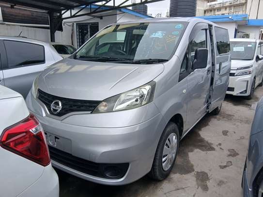 Nissan Nv200 silver 2018 image 2