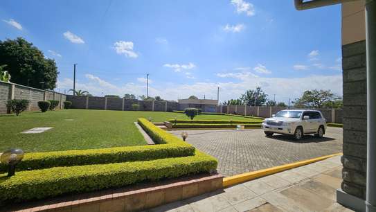 5 Bed House with En Suite in Runda image 4