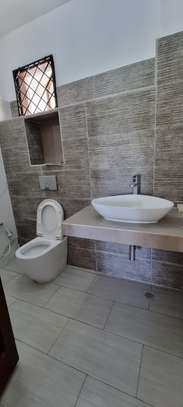 Serviced 4 Bed Apartment with En Suite in Nyali Area image 15