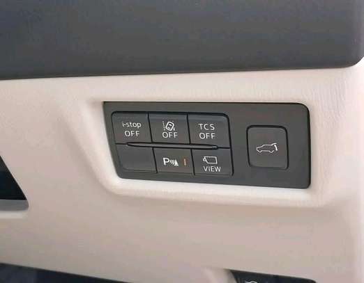 Mazda CX-8 Spacious SUV Silver Alloy Wheels image 7