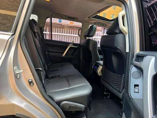 2023 Toyota land cruiser Prado VXL image 9