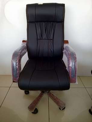 Office Chair: Executive Leather With Wooden Star Base & Arms image 1
