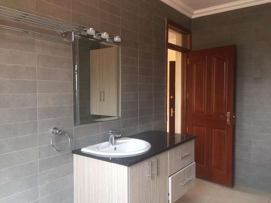 5 Bed House with En Suite at Runda image 10