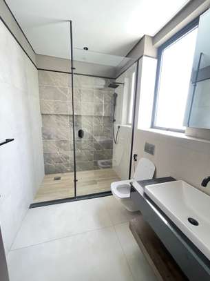 4 Bed Apartment with En Suite in Westlands Area image 6