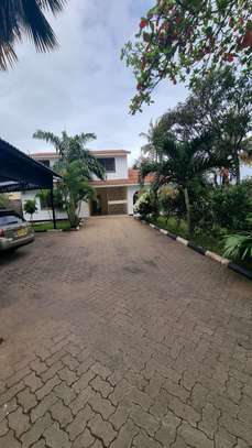 4 Bed House with En Suite at Nyali image 34