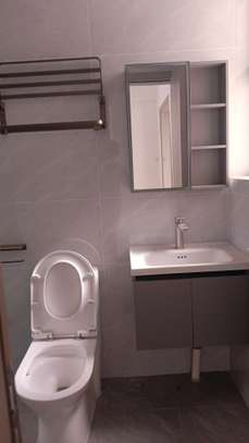 1 Bed Apartment with En Suite in Kilimani image 12