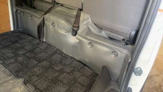 TOYOTA HIACE 7L 2019MODEL AUTO DIESEL image 7