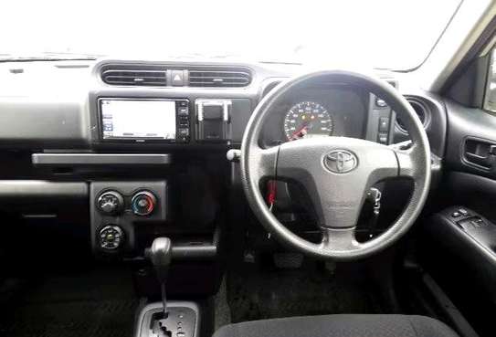 TOYOTA SUCCEED NEW IMPORT. image 3