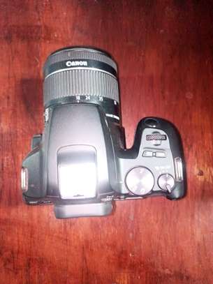 Canon D250 DSLR camera image 8