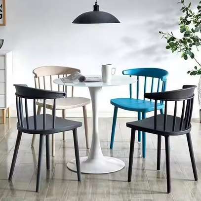 Circular Dining Table image 4