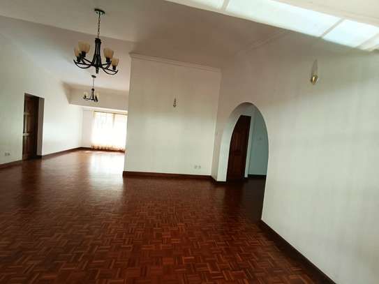 4 Bed House with En Suite at Rosslyn image 11