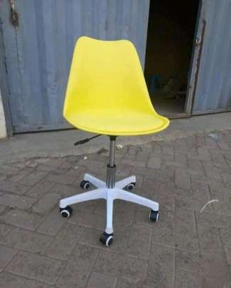Eames adjustable Office chair image 1