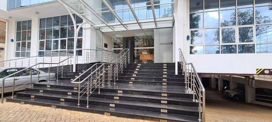 186 m² Office with Lift in Westlands Area image 9
