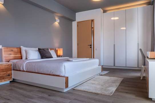 Serviced 2 Bed Apartment with En Suite at Dennis Pritt image 2