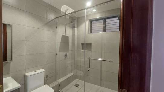 1 Bed Apartment with En Suite in Kileleshwa image 11