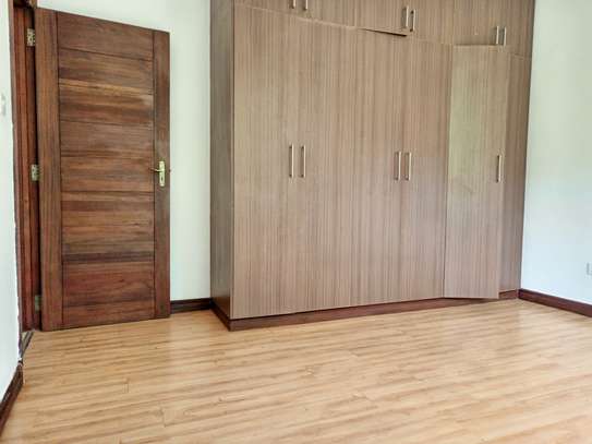 2 Bed Apartment with En Suite at Farm image 10