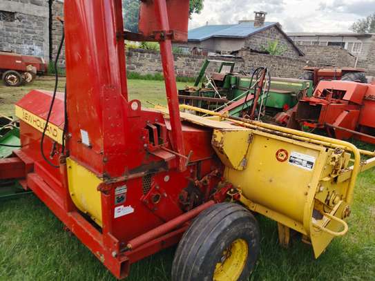 New Holland forage machine image 5