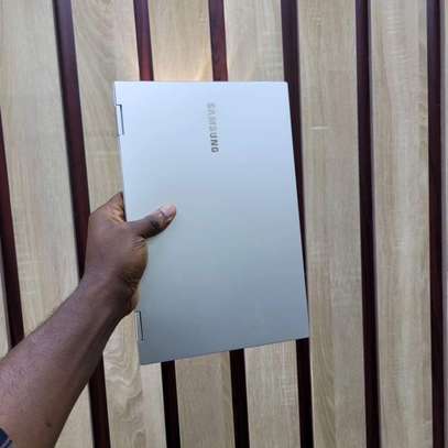 2022 Samsung Laptop 730QDA x360 image 5