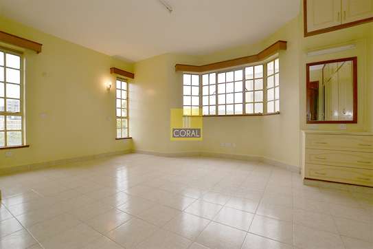 4 Bed Apartment with Parking in Parklands image 11